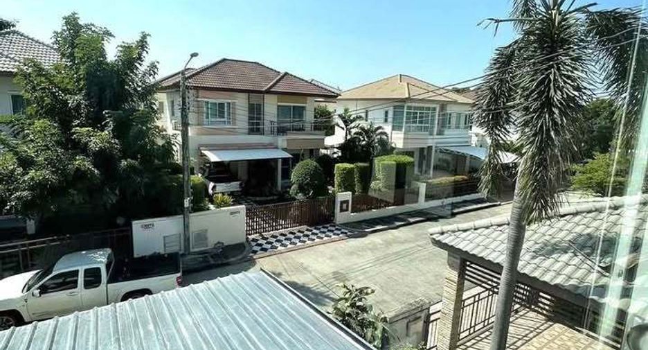 For rent 3 bedrooms house in Khlong Sam Wa, Bangkok