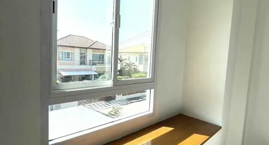 For rent 3 bedrooms house in Khlong Sam Wa, Bangkok