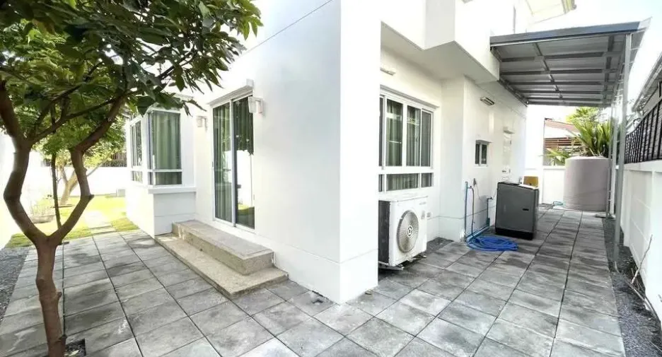 For rent 3 bedrooms house in Khlong Sam Wa, Bangkok
