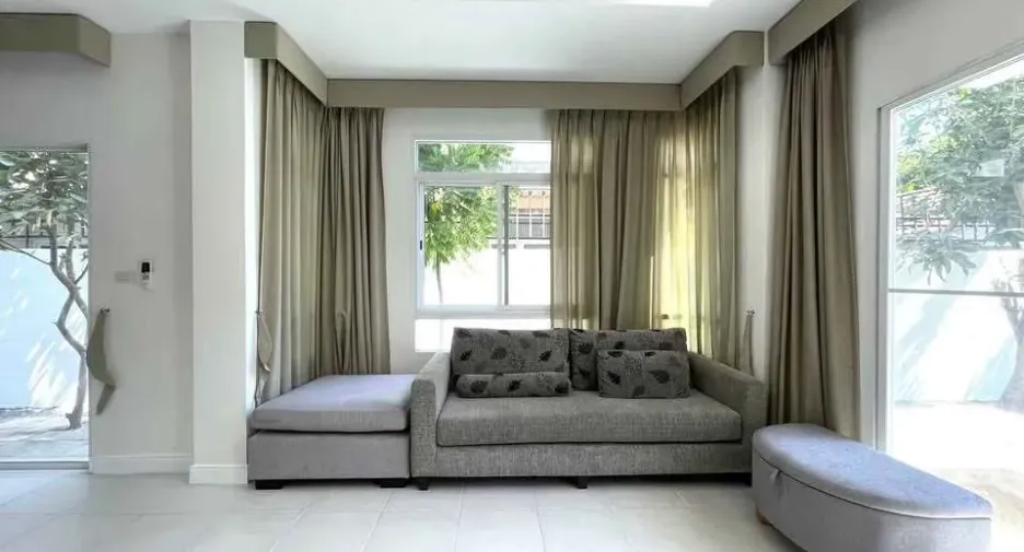 For rent 3 bedrooms house in Khlong Sam Wa, Bangkok