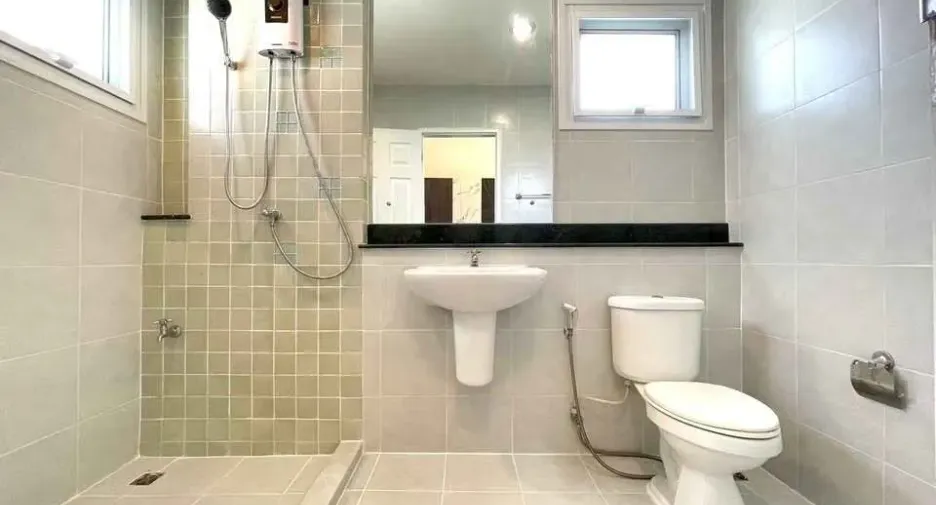 For rent 3 bedrooms house in Khlong Sam Wa, Bangkok