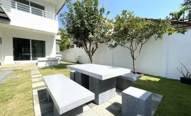 For rent 3 bedrooms house in Khlong Sam Wa, Bangkok
