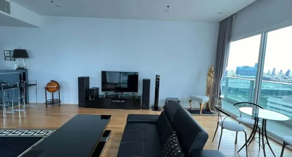 Condo en alquiler de 4 habitaciones en Khlong Toei, Bangkok