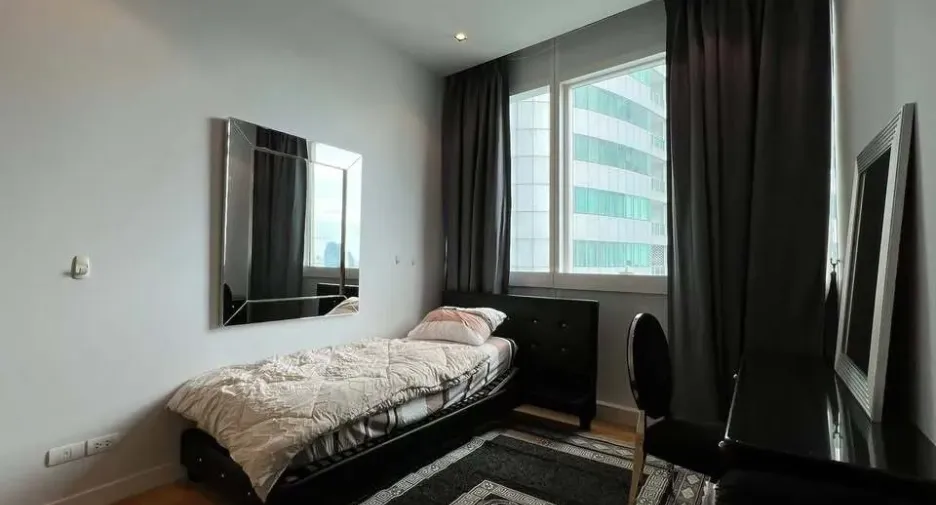 Condo en alquiler de 4 habitaciones en Khlong Toei, Bangkok