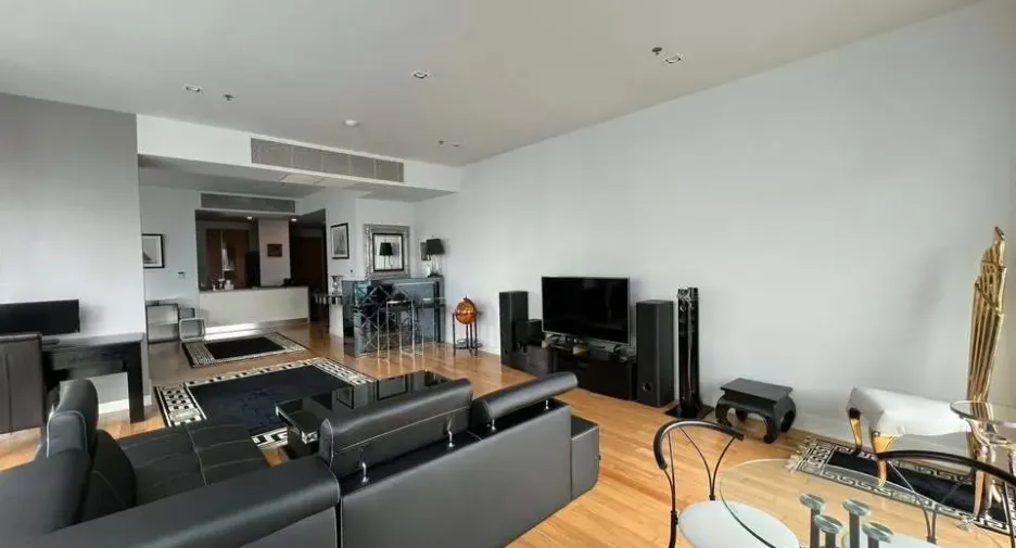 Condo en alquiler de 4 habitaciones en Khlong Toei, Bangkok