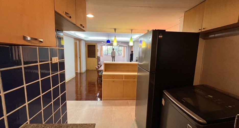 For rent 3 ベッドルーム apartment in Khlong Toei, Bangkok