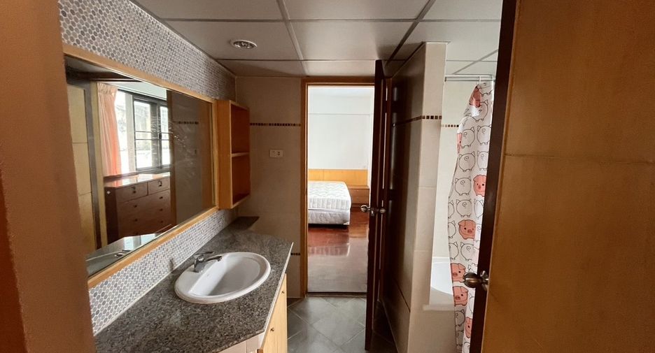 For rent 3 ベッドルーム apartment in Khlong Toei, Bangkok