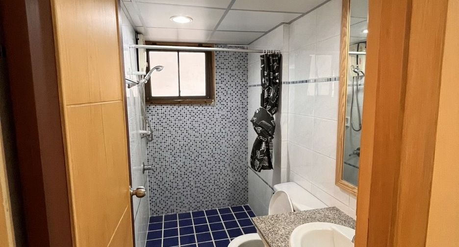 For rent 3 ベッドルーム apartment in Khlong Toei, Bangkok