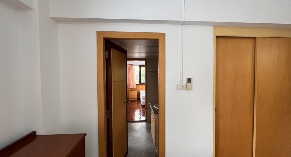 For rent 3 ベッドルーム apartment in Khlong Toei, Bangkok