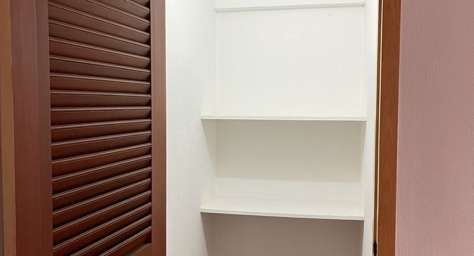 For rent 3 ベッドルーム apartment in Khlong Toei, Bangkok