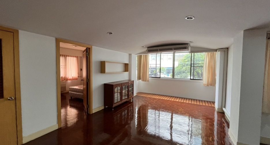 For rent 3 ベッドルーム apartment in Khlong Toei, Bangkok