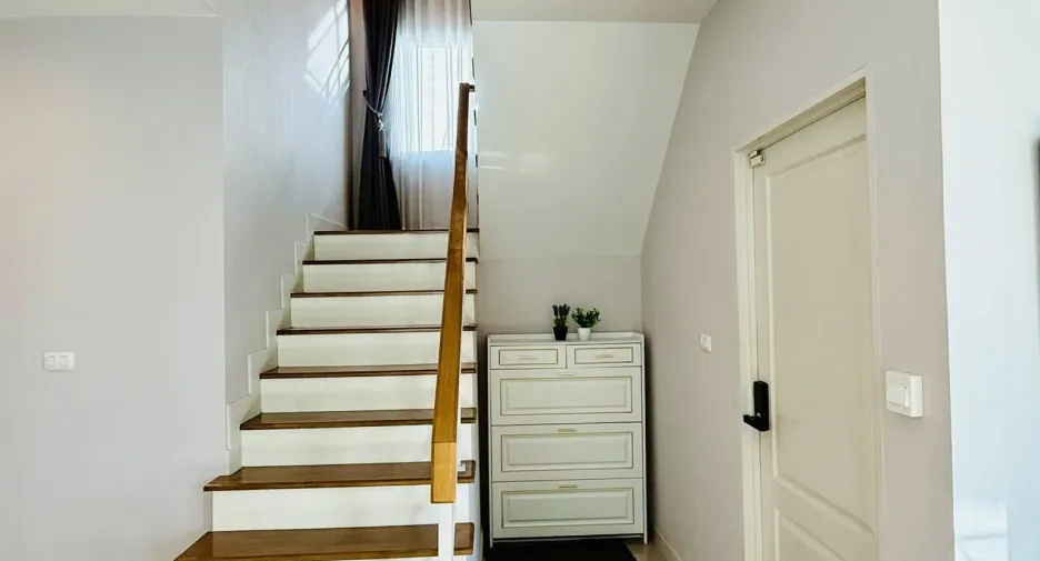 For rent 4 bedrooms house in Thung Khru, Bangkok