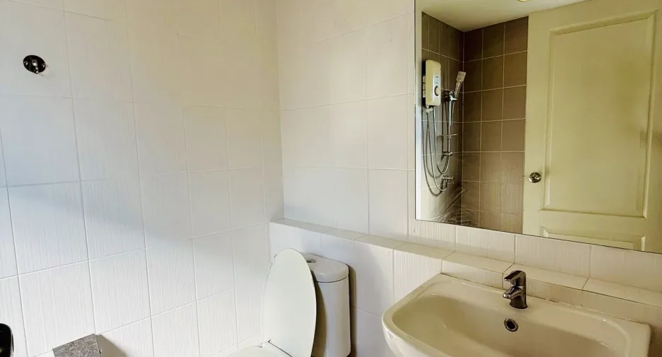 For rent 4 bedrooms house in Thung Khru, Bangkok