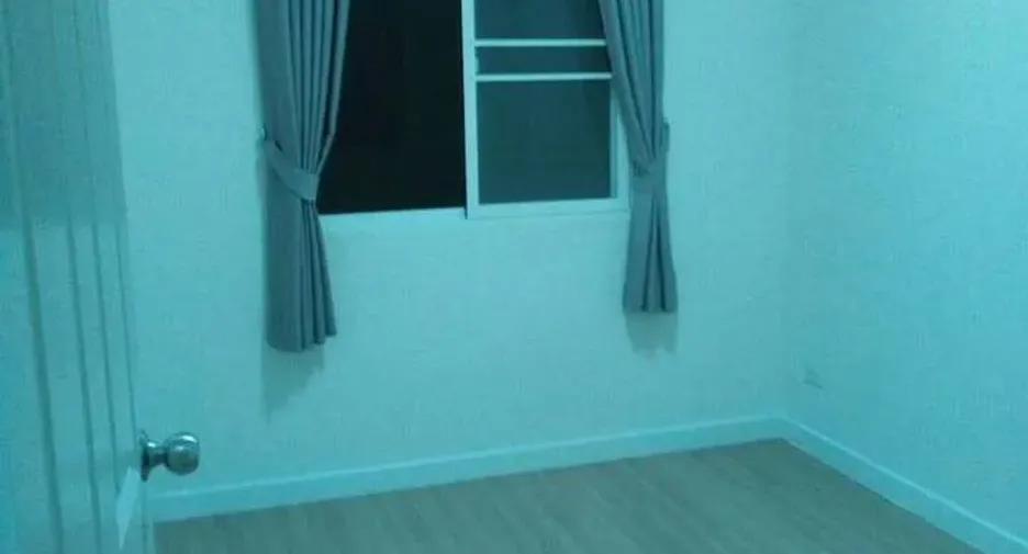 Reihenhaus zur Miete mit 3 Zimmer in Nong Khaem, Bangkok