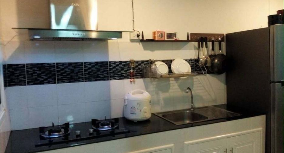 Reihenhaus zur Miete mit 3 Zimmer in Nong Khaem, Bangkok