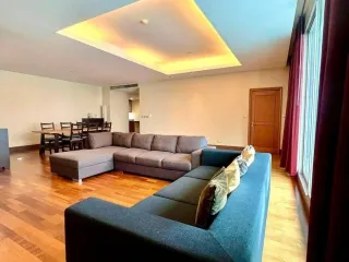For rent 3 bedrooms condo in Sathon, Bangkok