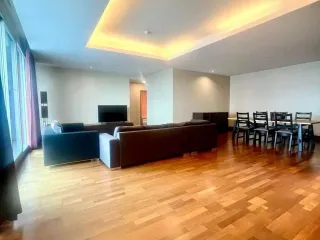 For rent 3 bedrooms condo in Sathon, Bangkok
