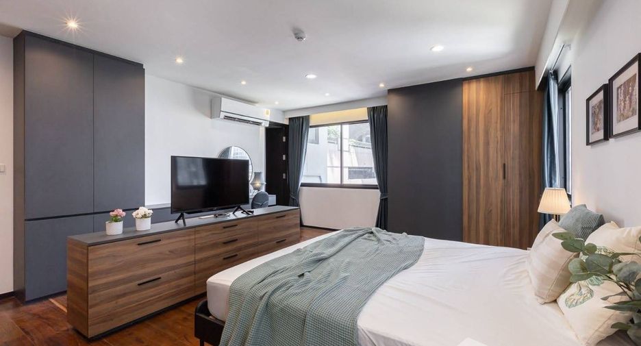 For rent 4 bedrooms condo in Khlong Toei, Bangkok