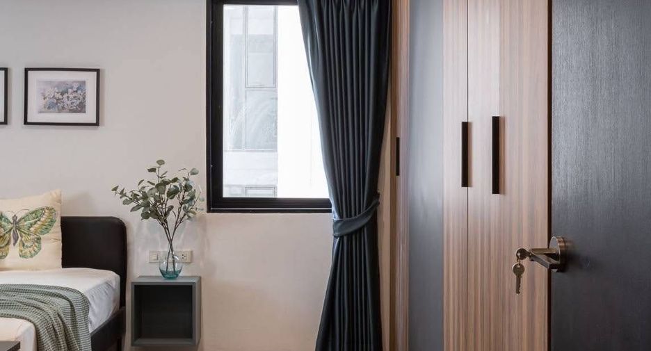 For rent 4 bedrooms condo in Khlong Toei, Bangkok