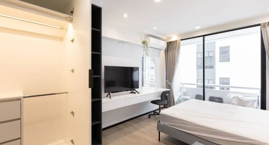 For rent 4 bedrooms condo in Khlong Toei, Bangkok