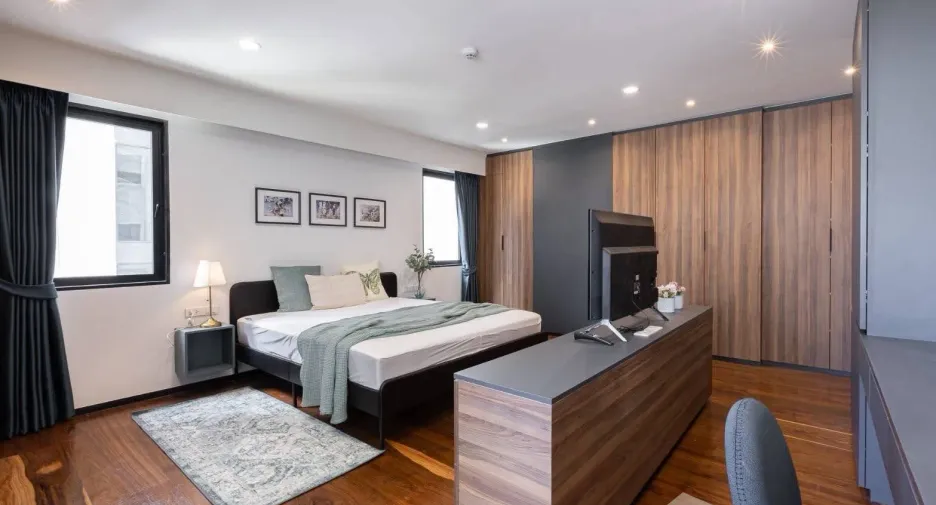 For rent 4 bedrooms condo in Khlong Toei, Bangkok