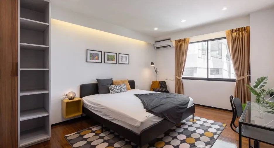 For rent 4 bedrooms condo in Khlong Toei, Bangkok