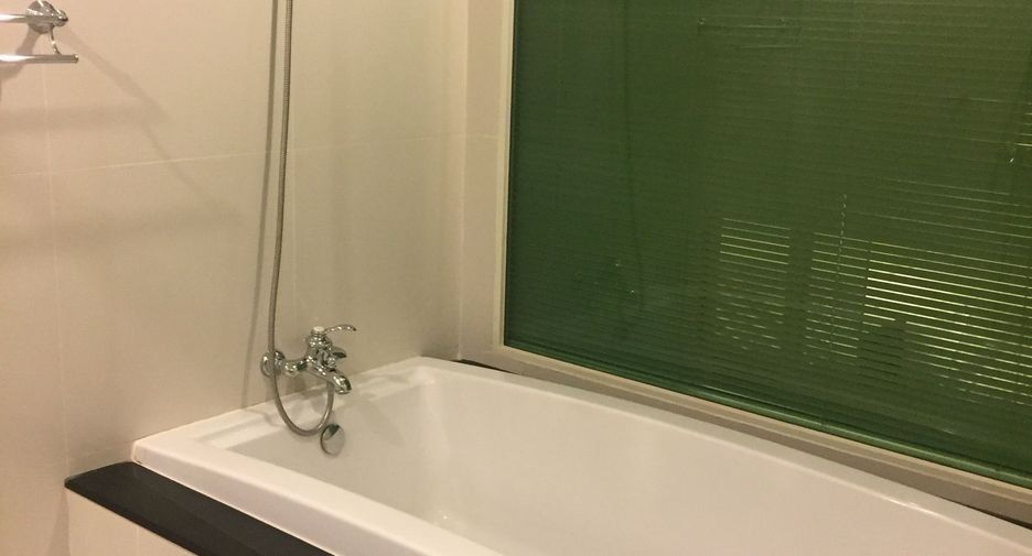 For rent 2 bedrooms condo in Pathum Wan, Bangkok