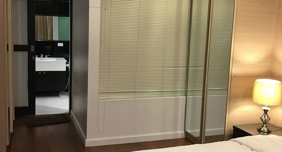 For rent 2 bedrooms condo in Pathum Wan, Bangkok