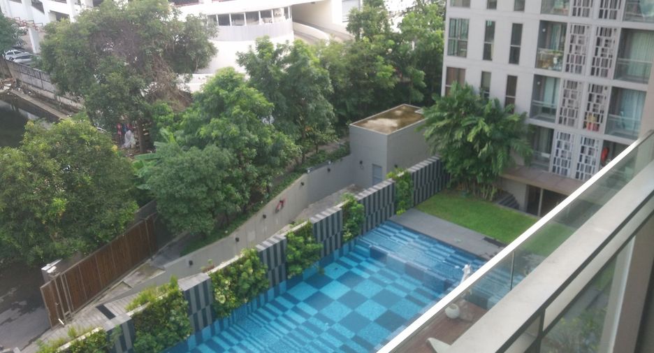 For rent 2 bedrooms condo in Watthana, Bangkok