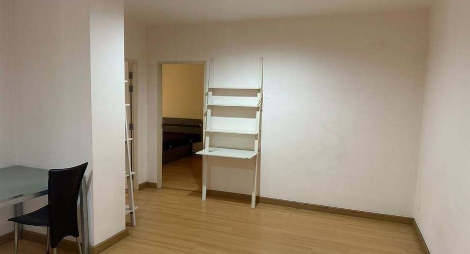 For rent 2 bedrooms condo in Thon Buri, Bangkok