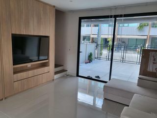 Reihenhaus zur Miete mit 3 Zimmer in Suan Luang, Bangkok