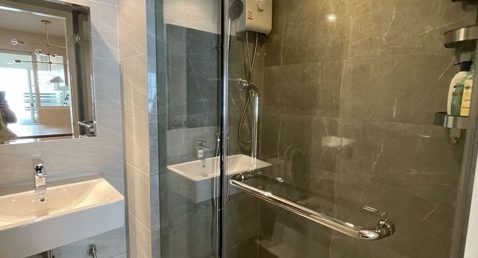 For rent 1 bed condo in Phra Khanong, Bangkok
