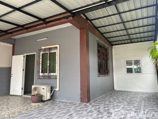 Casa en alquiler de 3 habitaciones en Saphan Sung, Bangkok