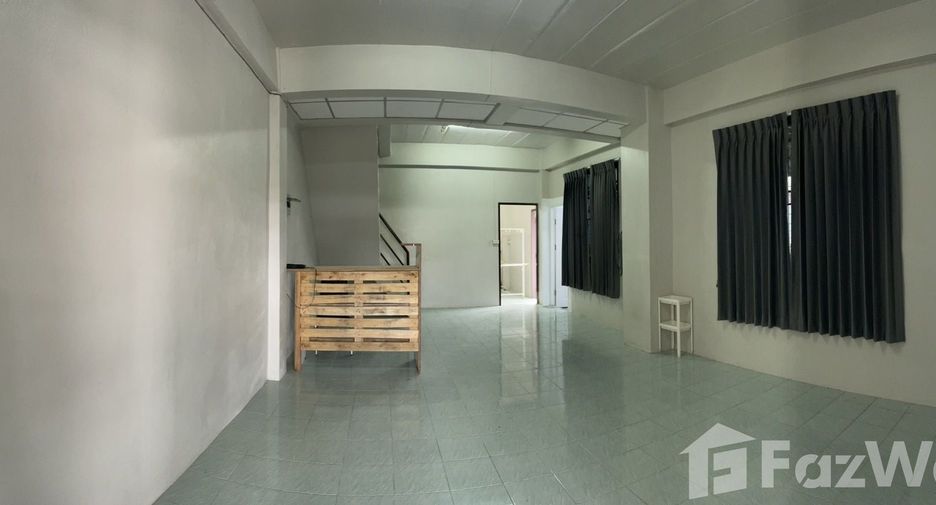 Casa en alquiler de 3 habitaciones en Saphan Sung, Bangkok