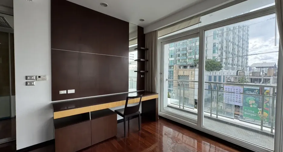 Wohnung zur Miete mit 3 Zimmer in Watthana, Bangkok