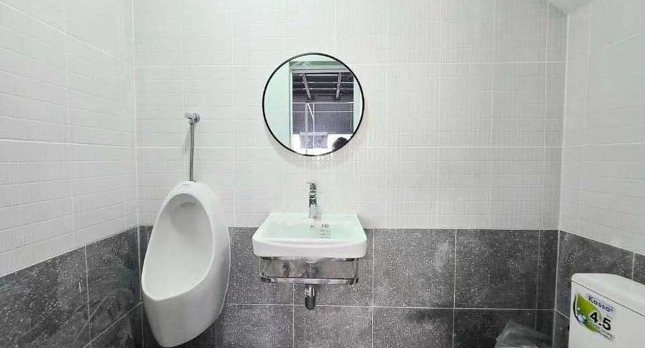 For rent studio house in Phra Khanong, Bangkok