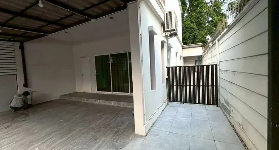 Reihenhaus zur Miete mit 3 Zimmer in Suan Luang, Bangkok