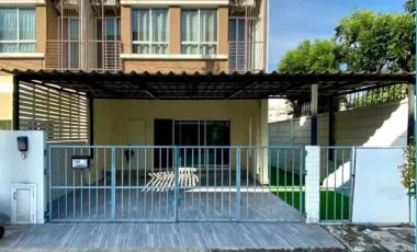 For rent 3 bedrooms townhouse in Suan Luang, Bangkok