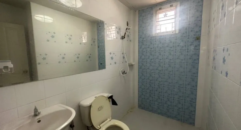 For rent 4 ベッドルーム townhouse in Suan Luang, Bangkok