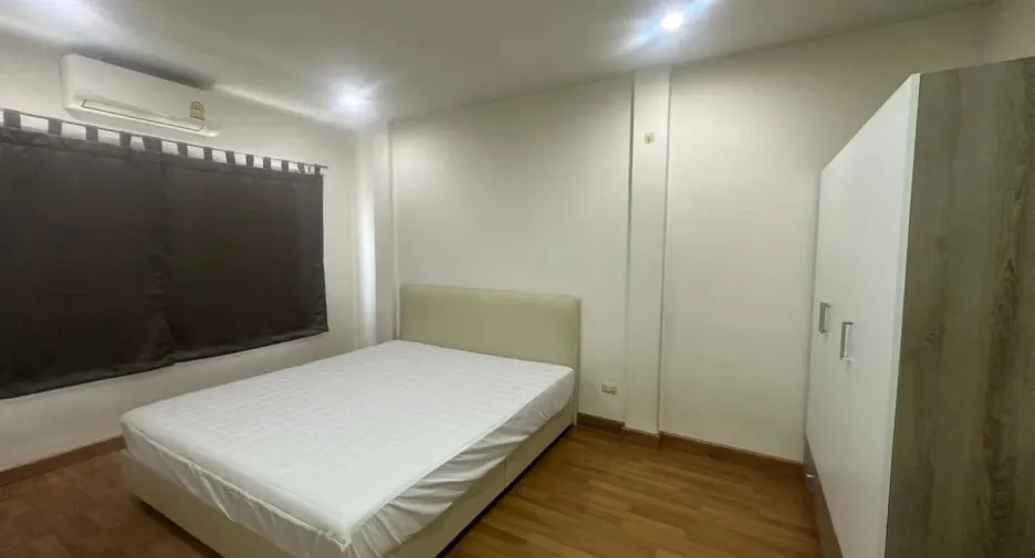 For rent 4 ベッドルーム townhouse in Suan Luang, Bangkok