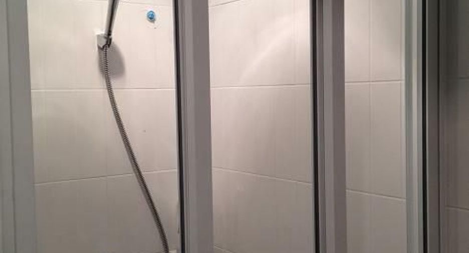 For rent 3 bedrooms townhouse in Mueang Samut Prakan, Samut Prakan