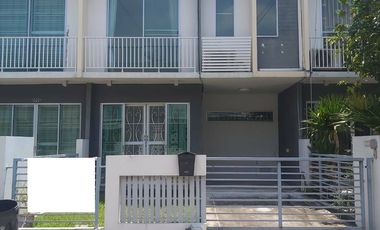 For rent 3 bedrooms townhouse in Mueang Samut Prakan, Samut Prakan