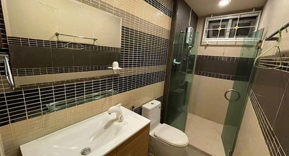 Reihenhaus zur Miete mit 3 Zimmer in Bang Sue, Bangkok