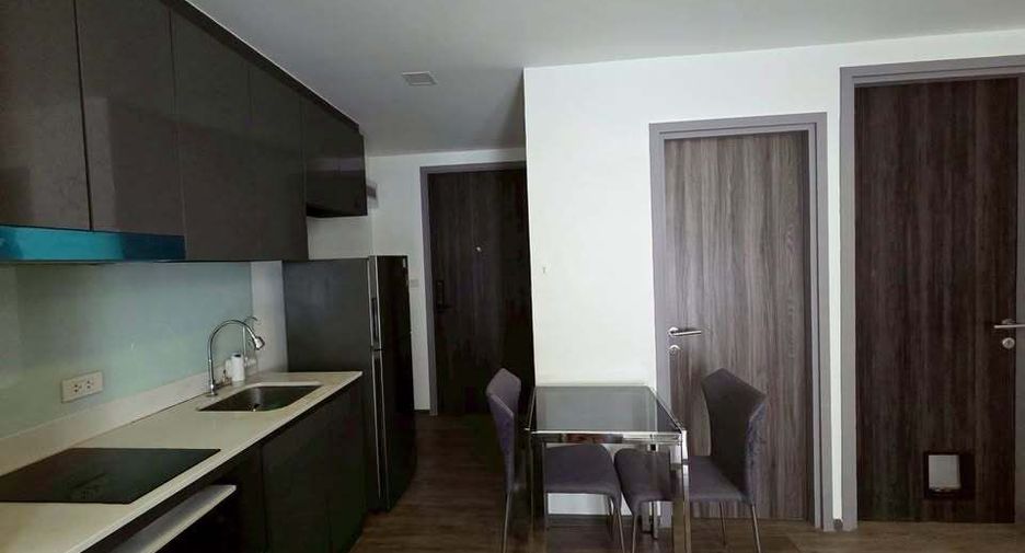 À louer 2 chambres condo à Pom Prap Sattru Phai, Bangkok