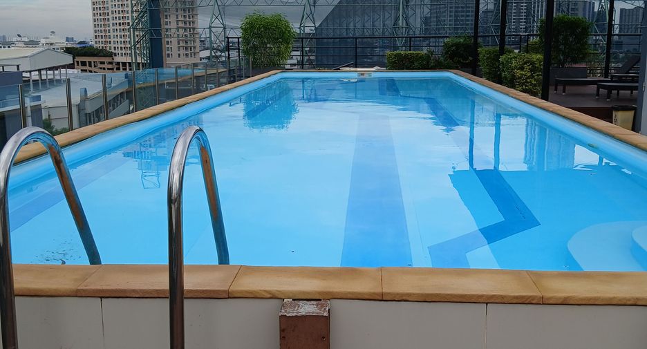 For rent 1 bed condo in Khlong Toei, Bangkok
