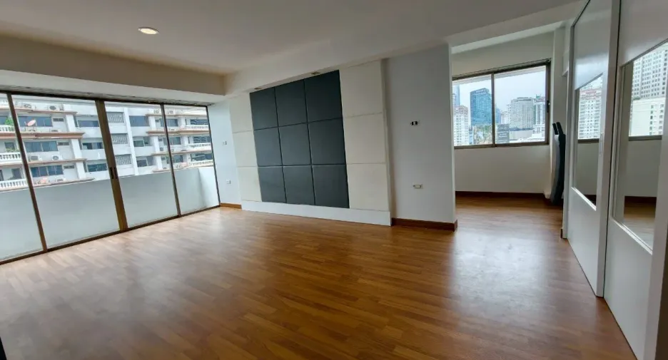 For rent 3 ベッドルーム apartment in Khlong Toei, Bangkok