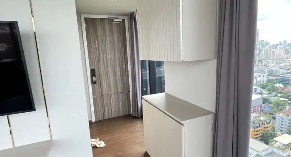 For rent 2 bedrooms condo in Khlong Toei, Bangkok