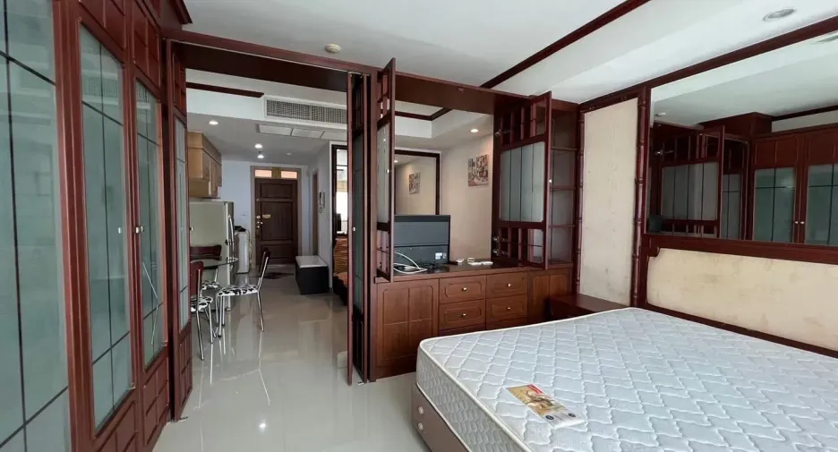 À louer studio condo à Sathon, Bangkok