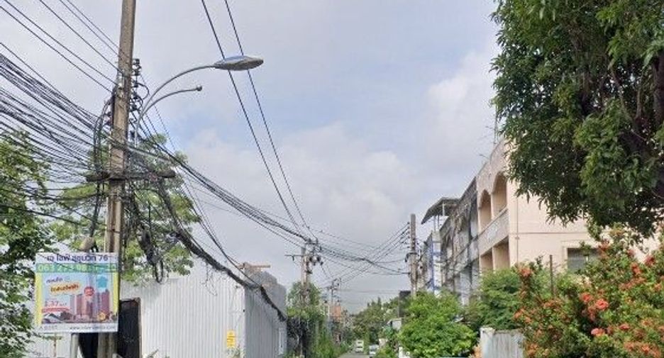 For rent 3 bedrooms townhouse in Mueang Samut Prakan, Samut Prakan