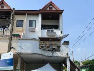 For rent 3 bedrooms townhouse in Mueang Samut Prakan, Samut Prakan